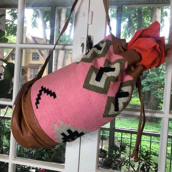 UO Kilim Crossbody Bucket Bag - Picture 3 of 7